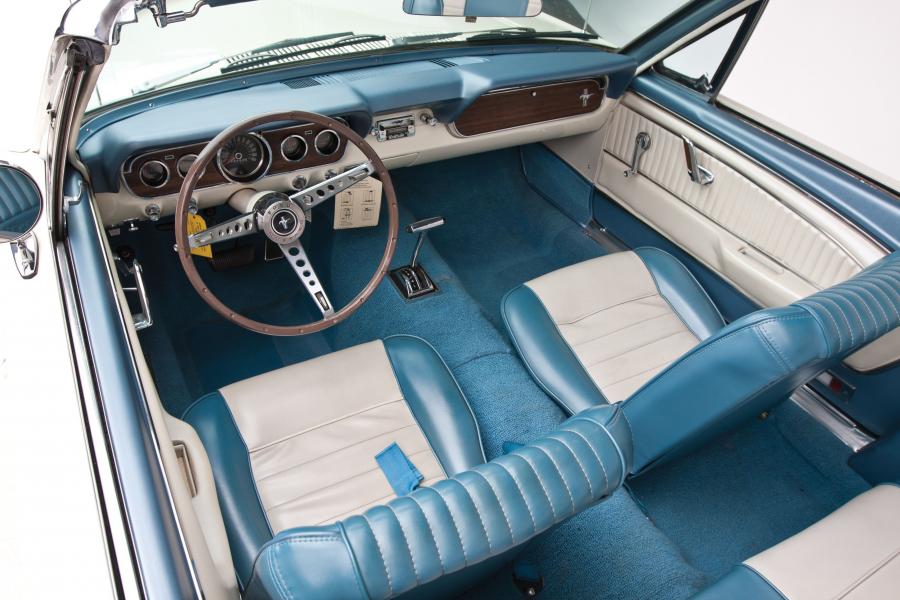  Ford Mustang Convertible 1966 года  (фото 18 из 65)